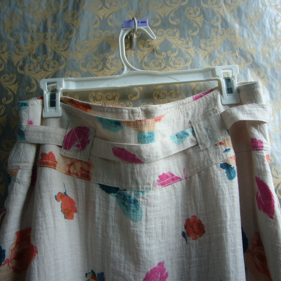 Kimchi Blue Beige Floral Watercolor Skirt- Size 12 - Picture 6 of 8